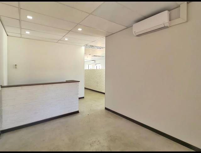 252M² OFFICE TO LET IN WILLOWBROOK